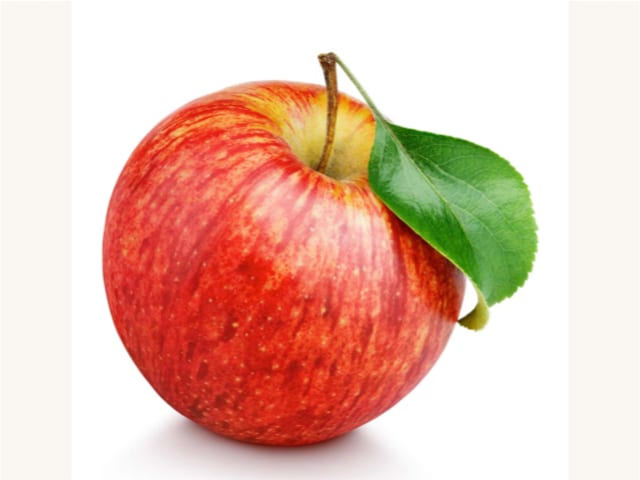 Apple (raw, with skin) — photograph