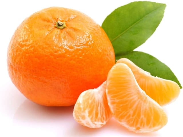 Orange (sweet orange / mandarin, ripe) — photograph