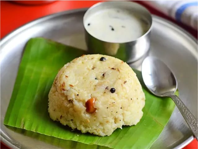 Ven pongal — savoury rice-and-moong-dal pongal with ghee, pepper, jeera and ginger — photograph